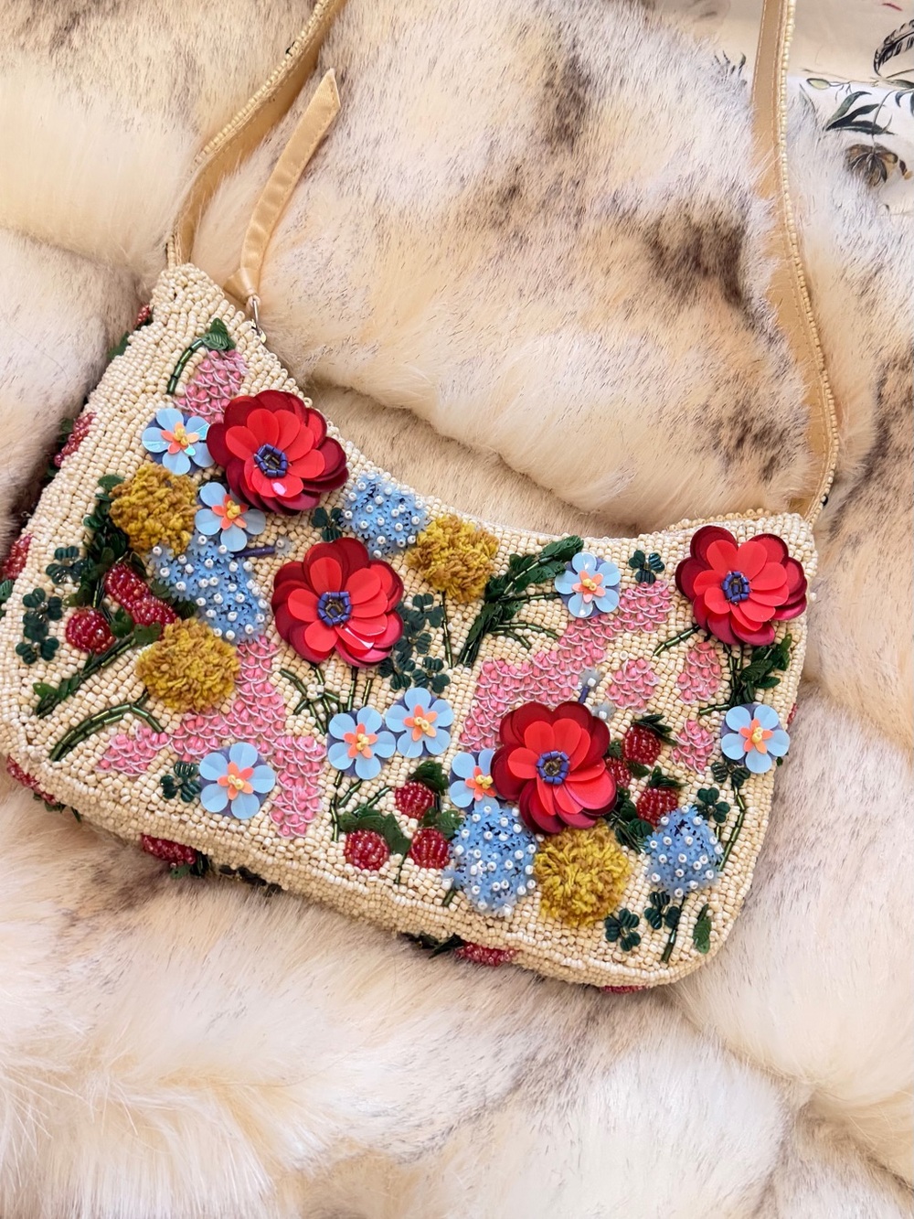 Vera Bradley Mini Roxbury Crescent Shoulder Bag - All The Pretty Wildflowers - Picture 2 of 7